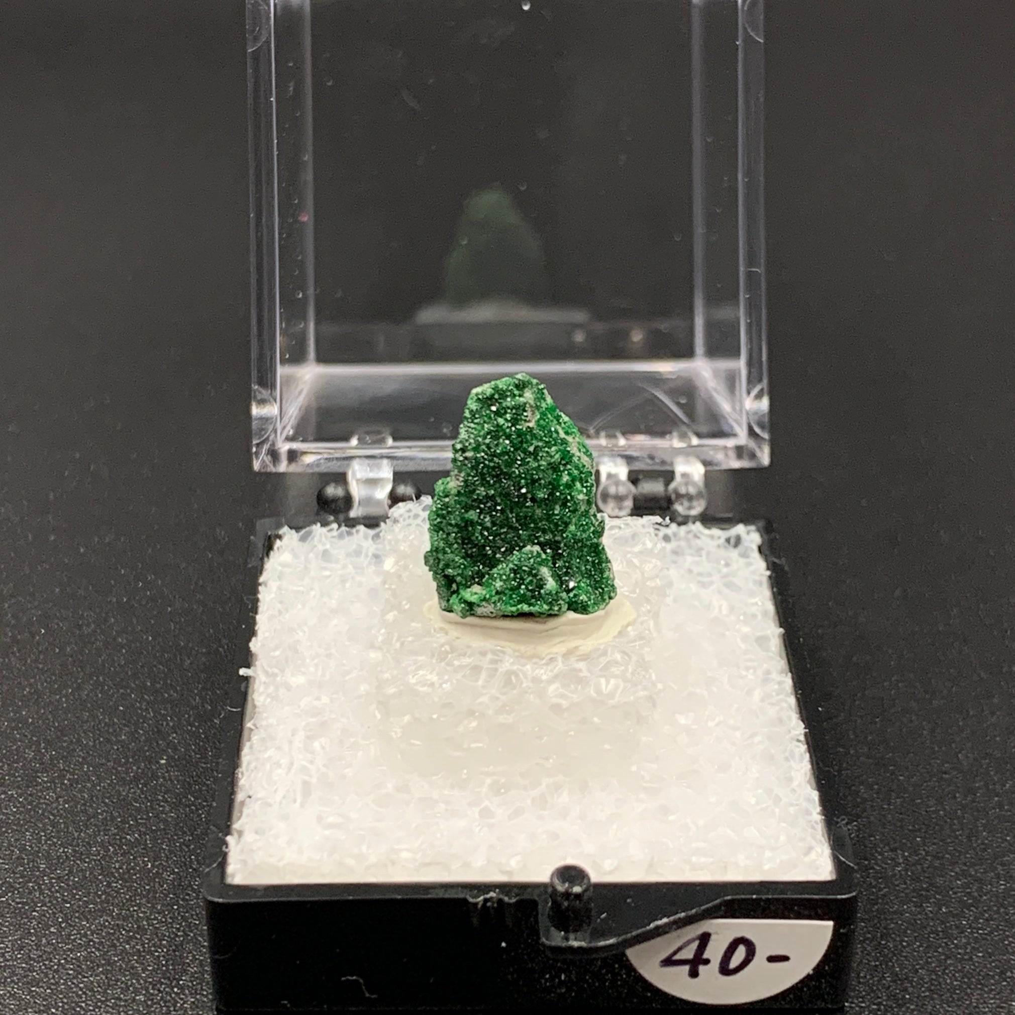 Selling Uvarovite specimen